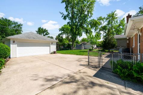 913 South Mitchell Avenue Elmhurst IL 60126