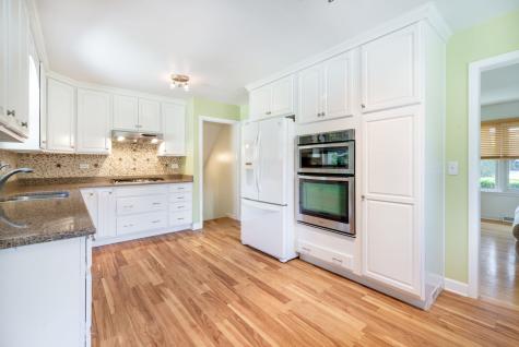 913 South Mitchell Avenue Elmhurst IL 60126