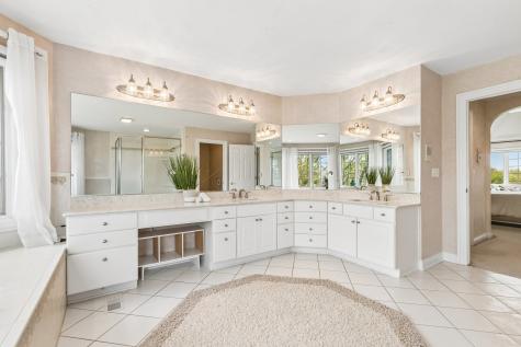 25246 North Abbey Glenn Drive Hawthorn Woods IL 60047