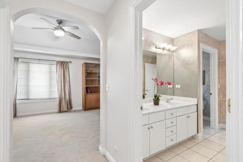 25246 North Abbey Glenn Drive Hawthorn Woods IL 60047