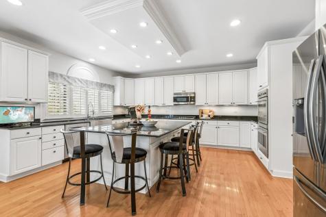 25246 North Abbey Glenn Drive Hawthorn Woods IL 60047