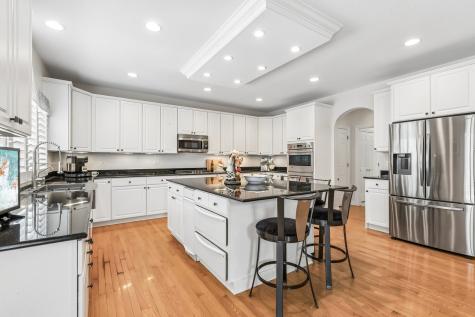 25246 North Abbey Glenn Drive Hawthorn Woods IL 60047