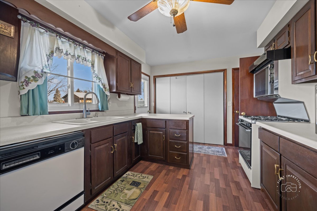 27W285 Bauer Road Naperville IL 60563