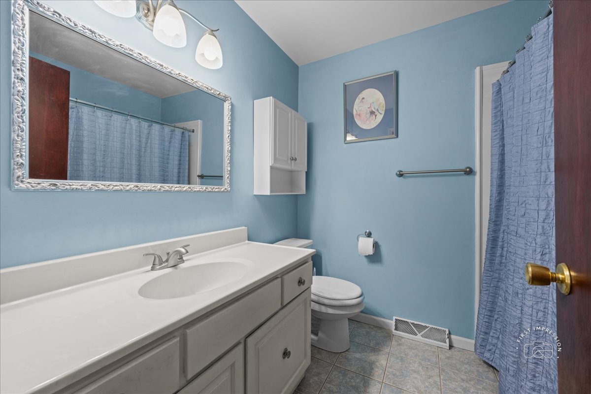 27W285 Bauer Road Naperville IL 60563