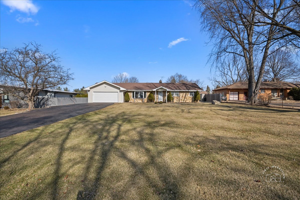 27W285 Bauer Road Naperville IL 60563