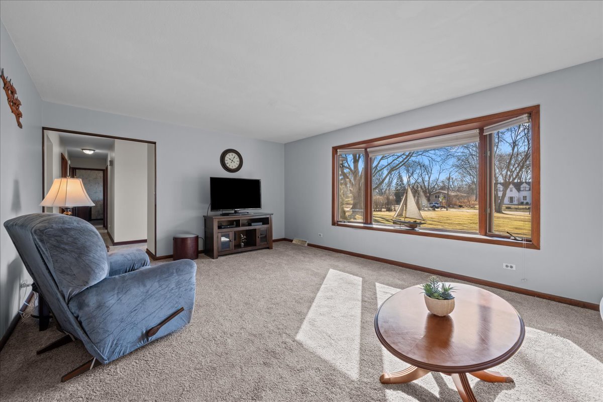 27W285 Bauer Road Naperville IL 60563