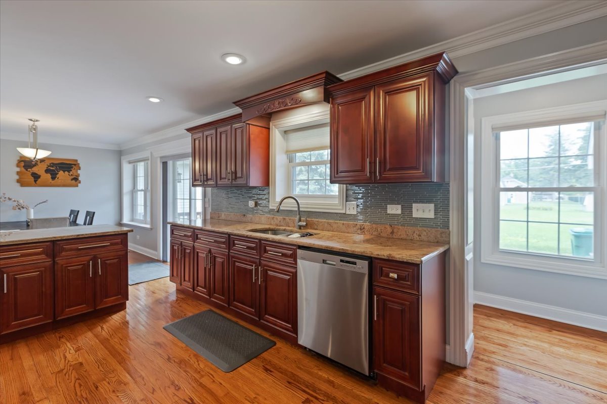 927 South Charlotte Street Lombard IL 60148