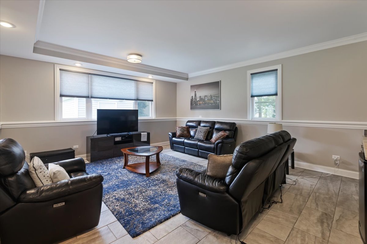 927 South Charlotte Street Lombard IL 60148