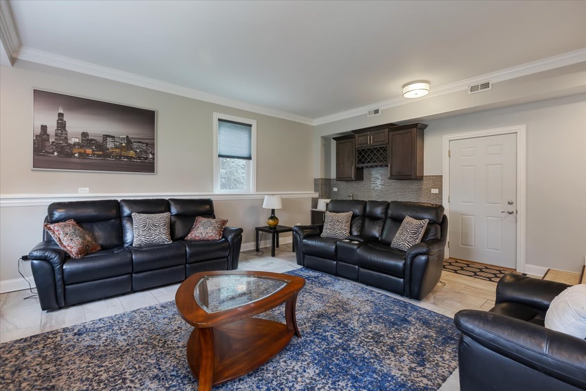 927 South Charlotte Street Lombard IL 60148