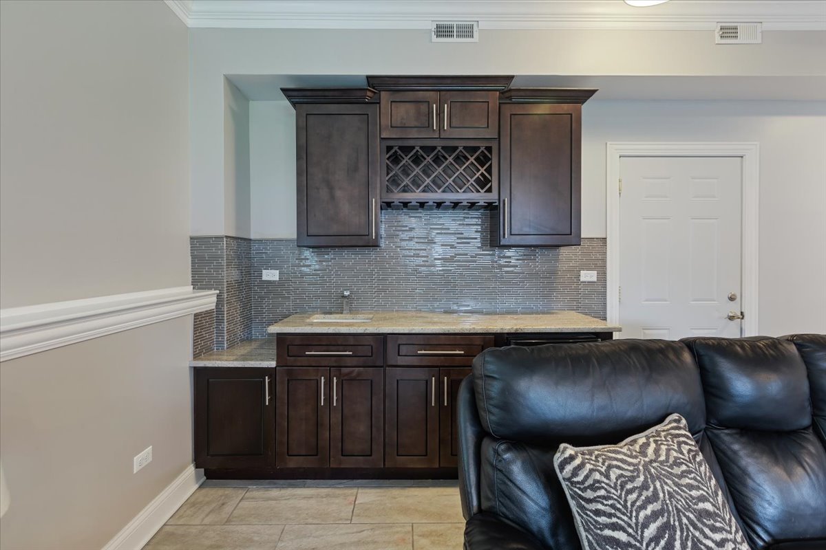 927 South Charlotte Street Lombard IL 60148