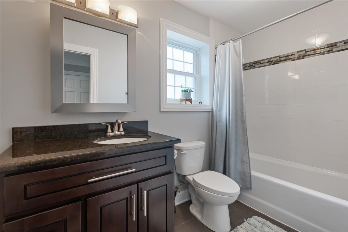 927 South Charlotte Street Lombard IL 60148