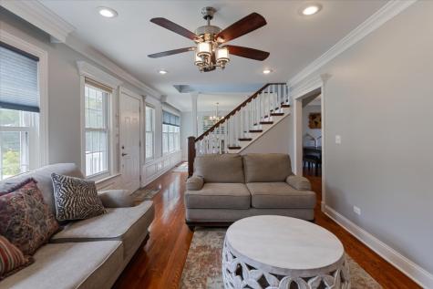 927 South Charlotte Street Lombard IL 60148