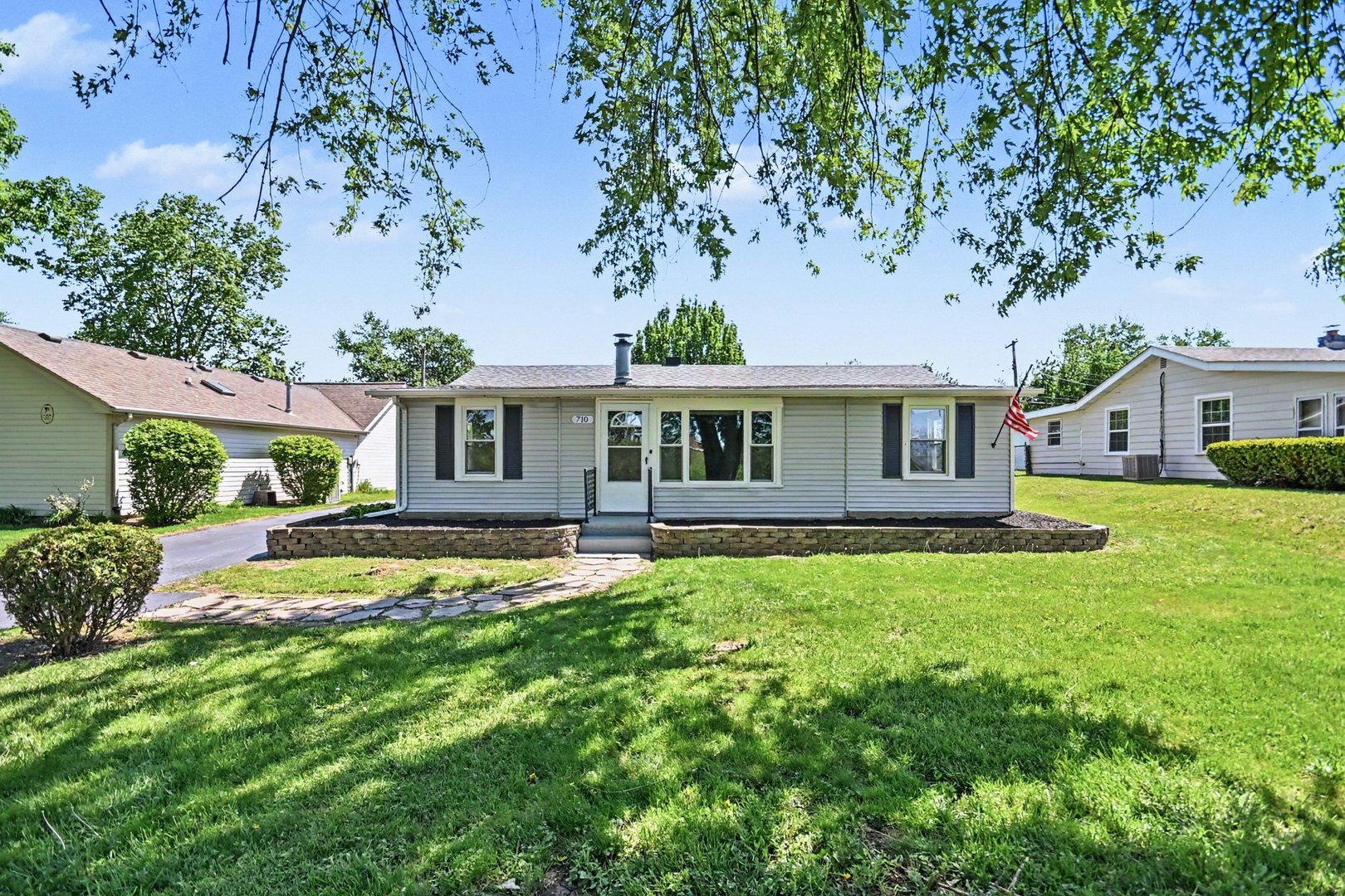710 South Loucks Street Aurora IL 60505