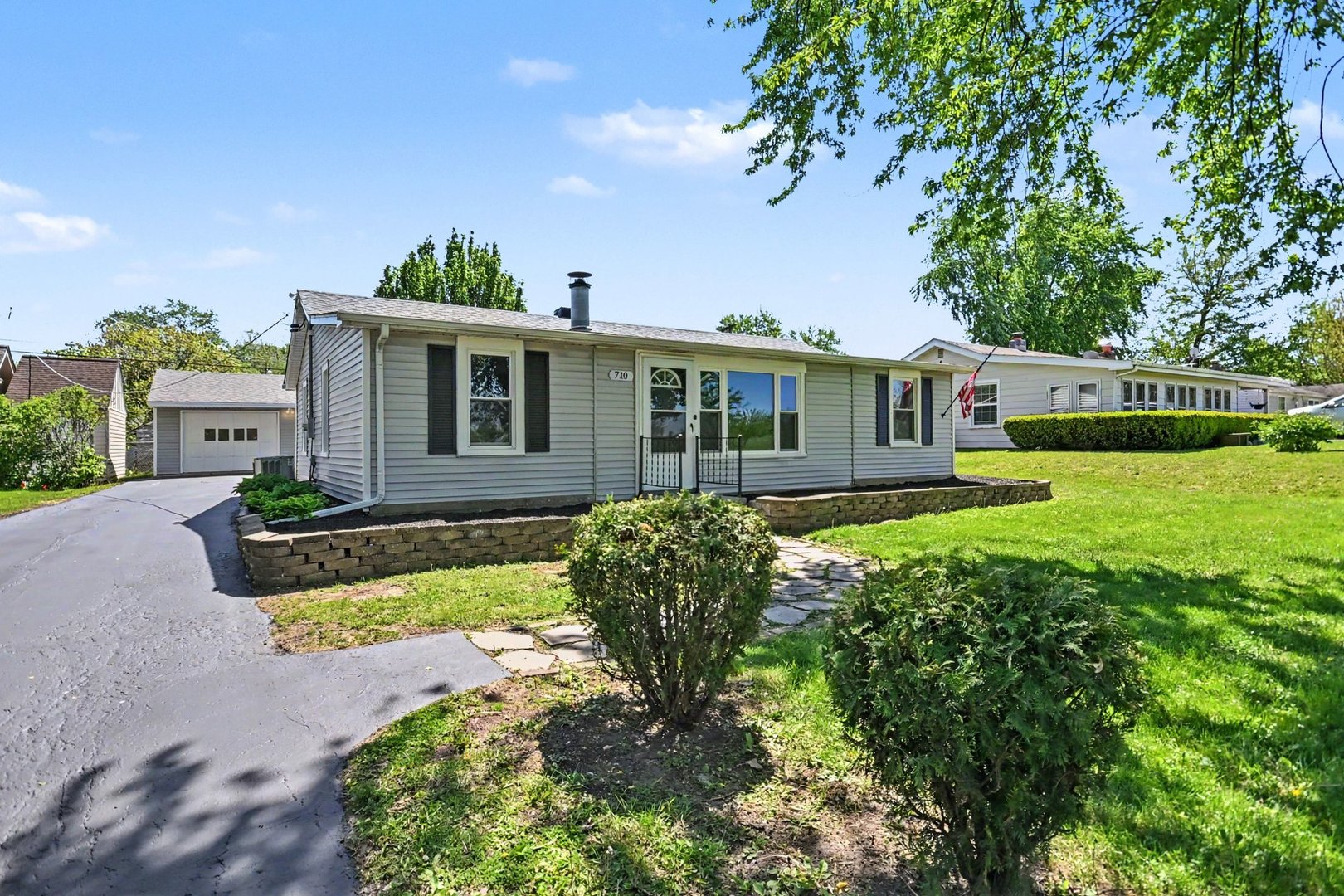 710 South Loucks Street Aurora IL 60505