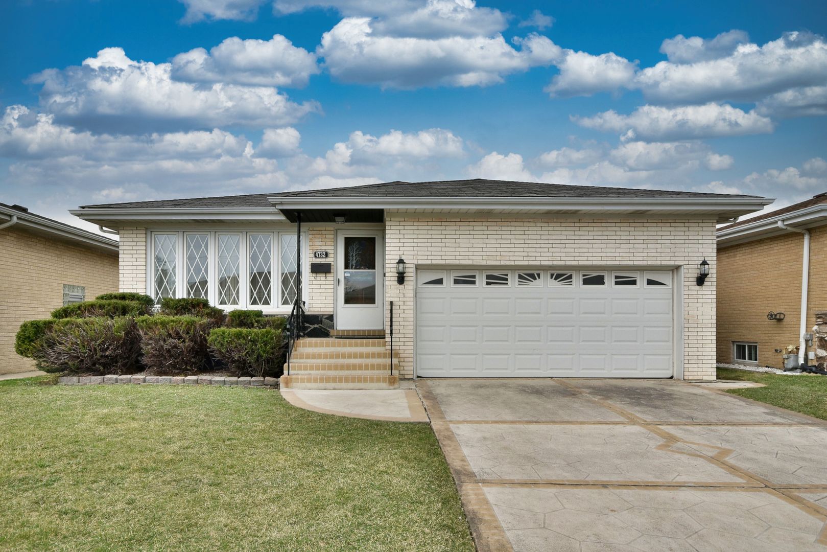 4732 North Anthon Avenue Chicago IL 60656