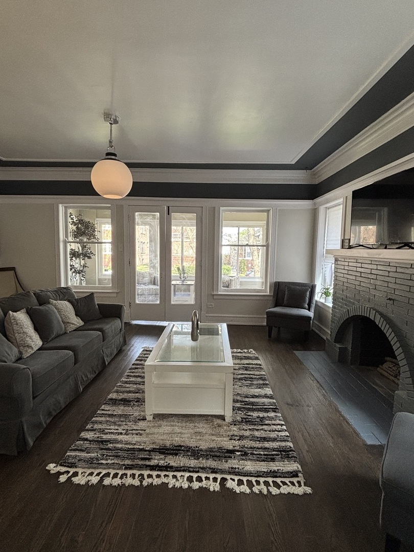 7518 South Ridgeland Avenue Chicago IL 60649