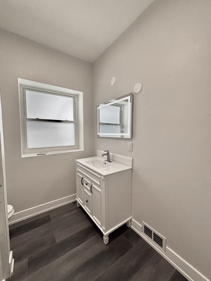 7518 South Ridgeland Avenue Chicago IL 60649
