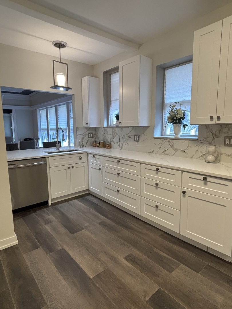 7518 South Ridgeland Avenue Chicago IL 60649