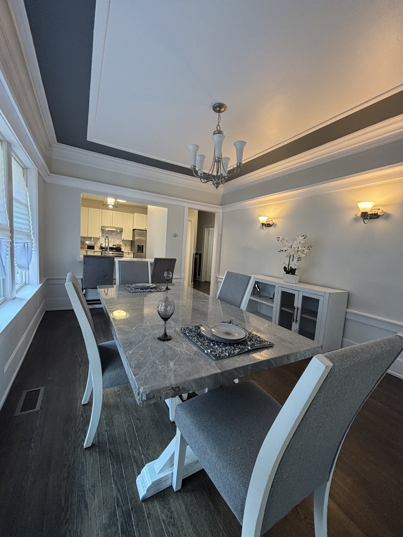 7518 South Ridgeland Avenue Chicago IL 60649