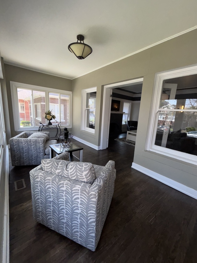 7518 South Ridgeland Avenue Chicago IL 60649