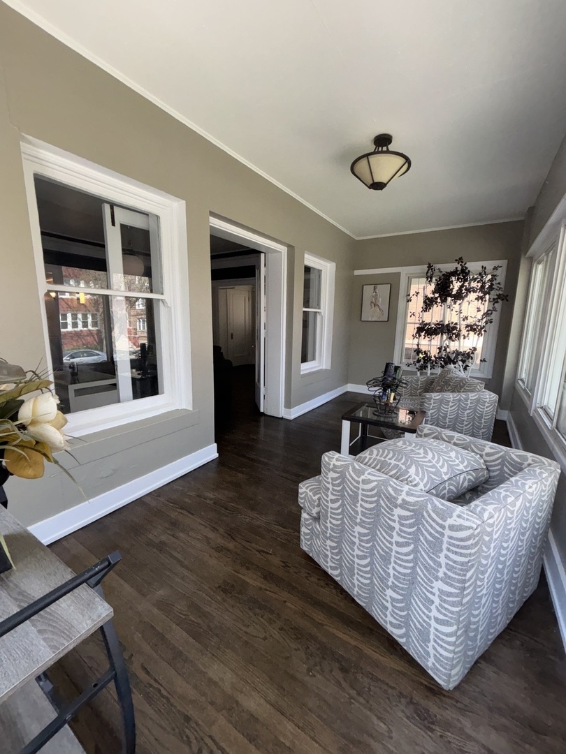 7518 South Ridgeland Avenue Chicago IL 60649