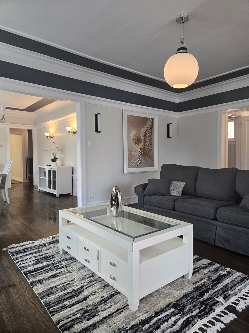 7518 South Ridgeland Avenue Chicago IL 60649