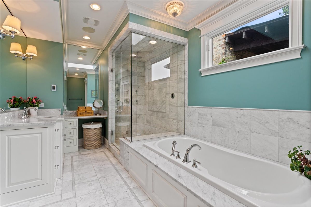 2225 West School Street Chicago IL 60618