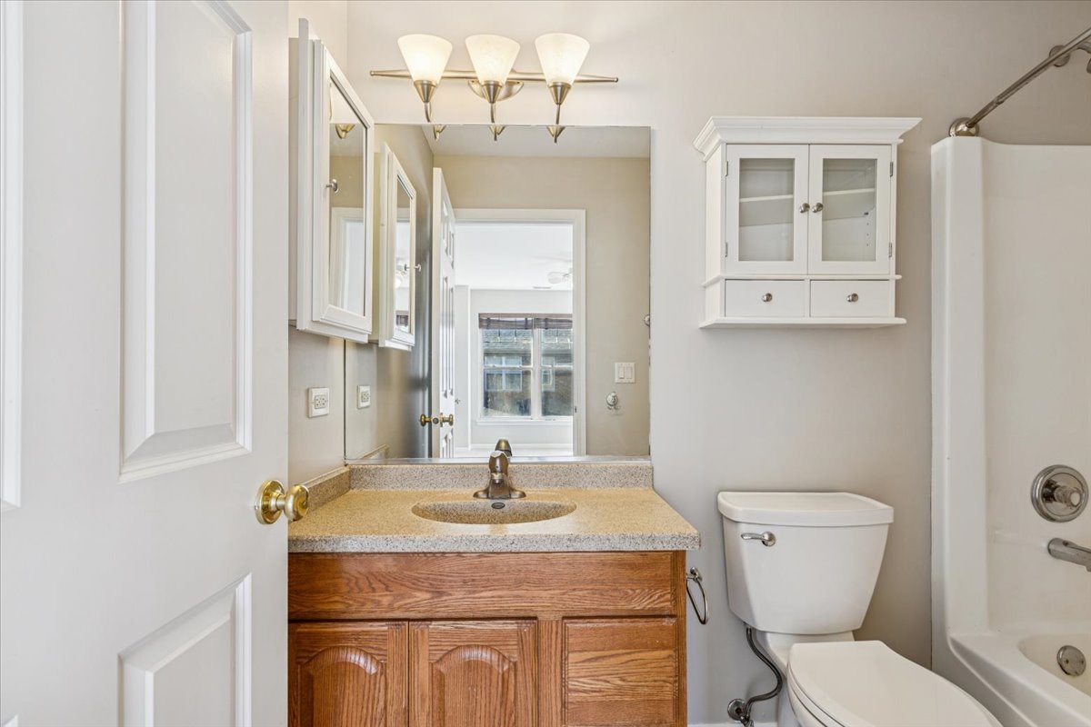 6135 River Bend Drive Lisle IL 60532