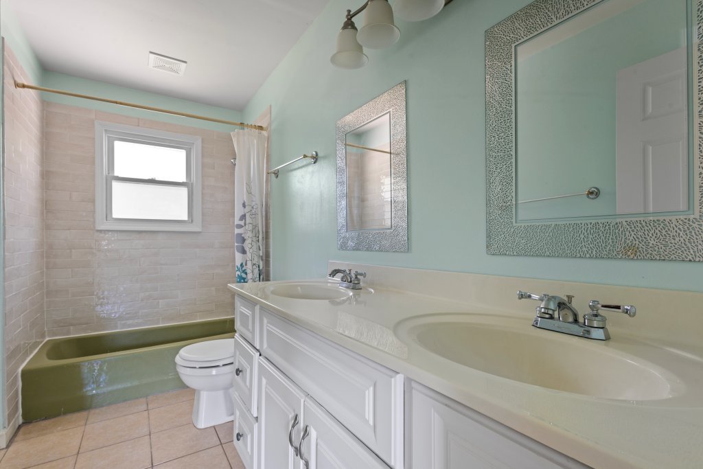 601 Derbyshire Lane Bolingbrook IL 60440