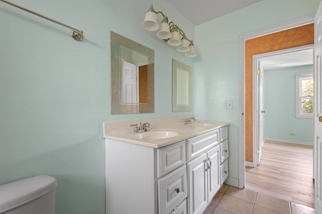 601 Derbyshire Lane Bolingbrook IL 60440