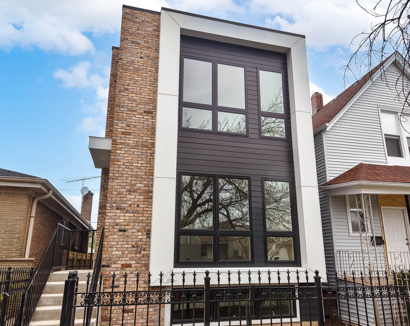 4938 West Medill Avenue Chicago IL 60639