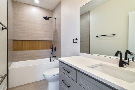 4938 West Medill Avenue Chicago IL 60639