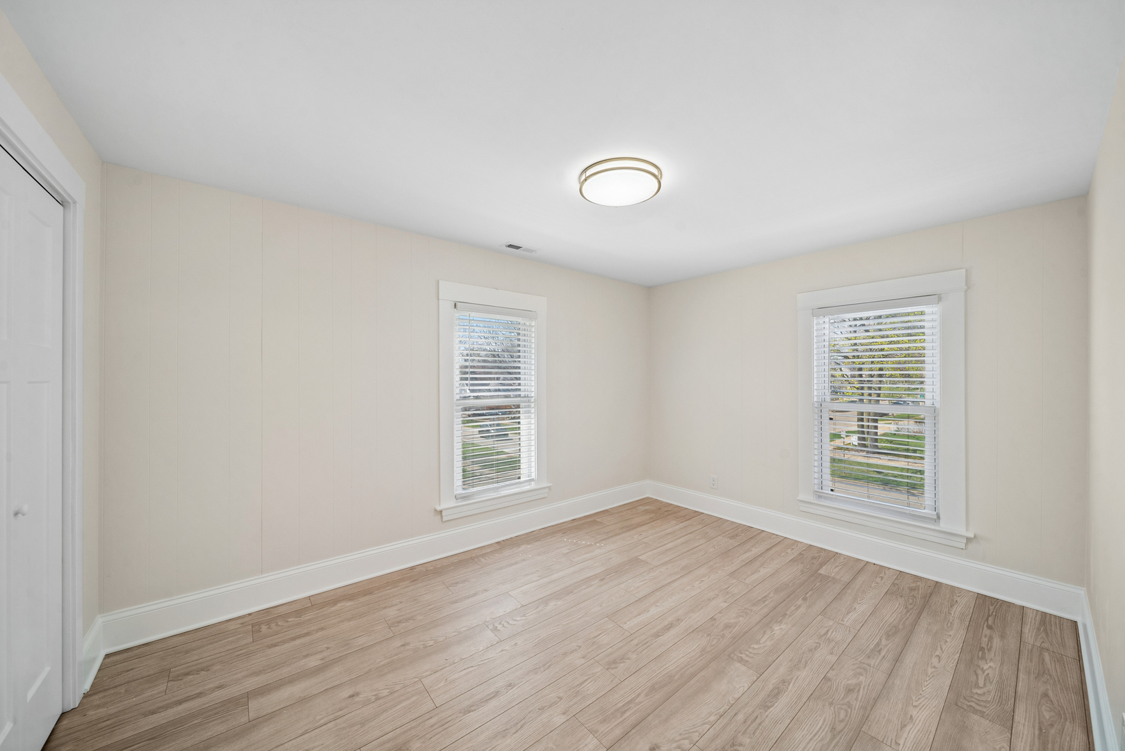323 South Hale Street Wheaton IL 60187