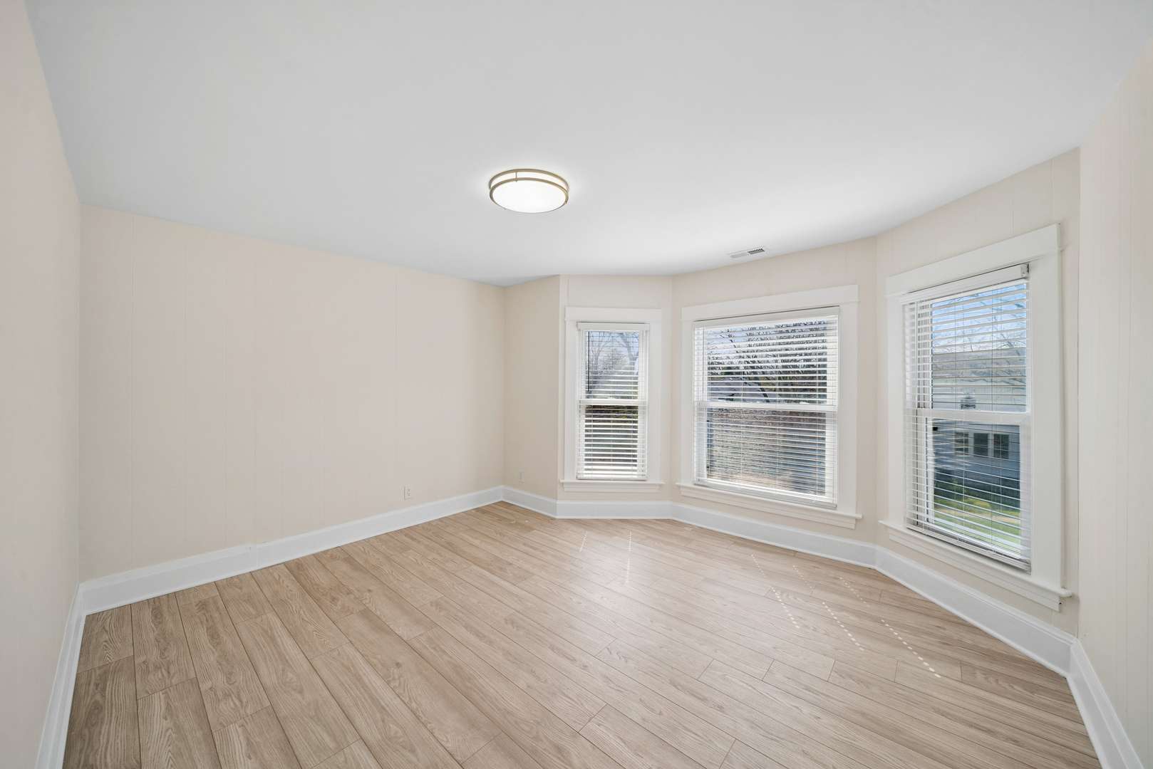 323 South Hale Street Wheaton IL 60187