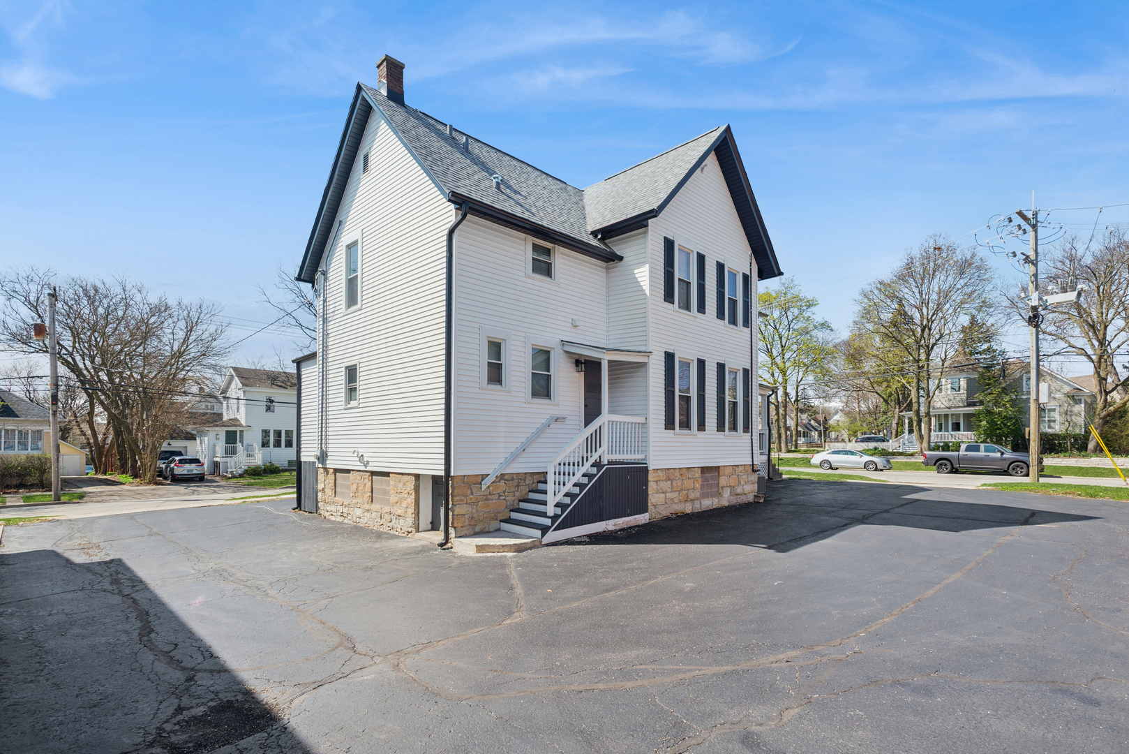 323 South Hale Street Wheaton IL 60187