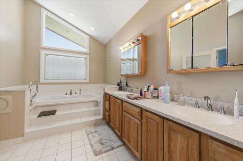 71 Oak Creek Drive Yorkville IL 60560