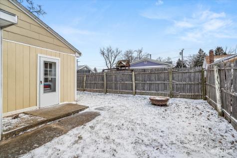 1235 Talma Street Aurora IL 60505