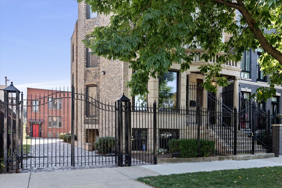 2845 West Division Street Chicago IL 60622