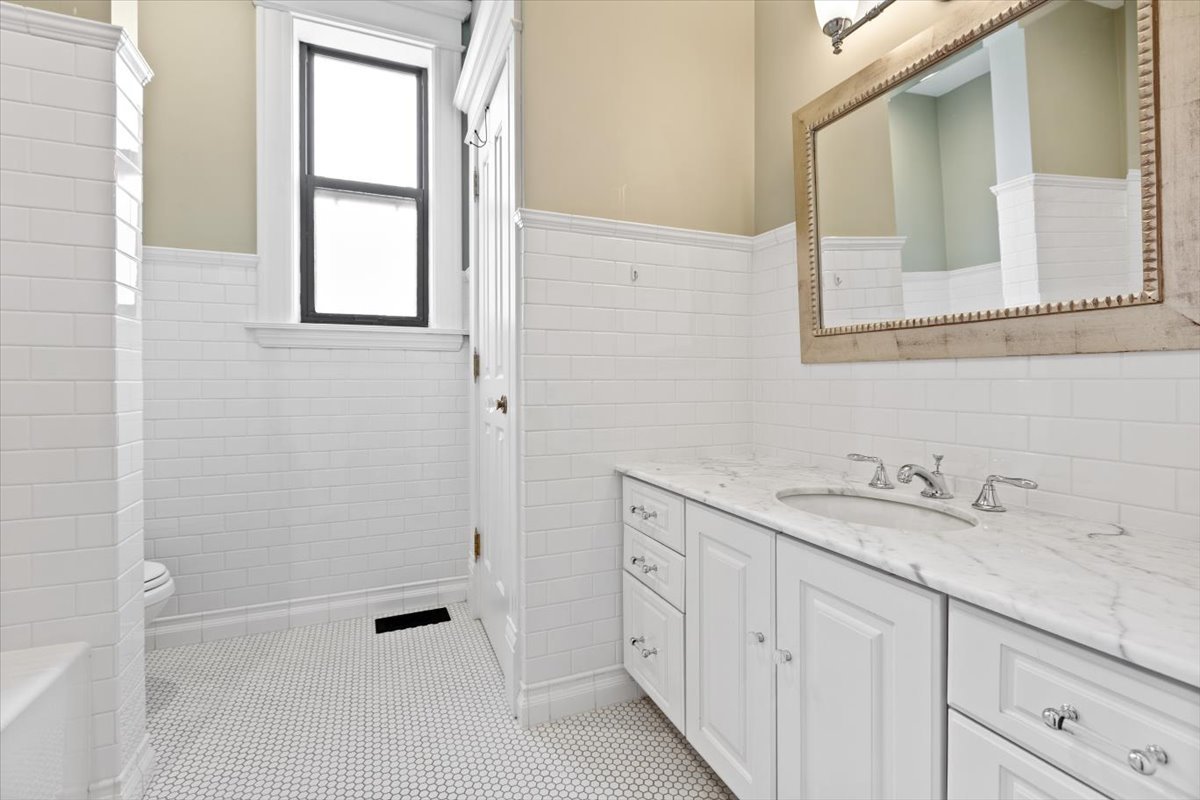 2845 West Division Street Chicago IL 60622