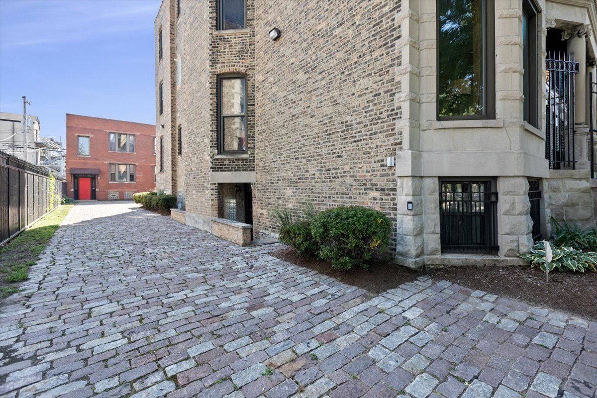 2845 West Division Street Chicago IL 60622