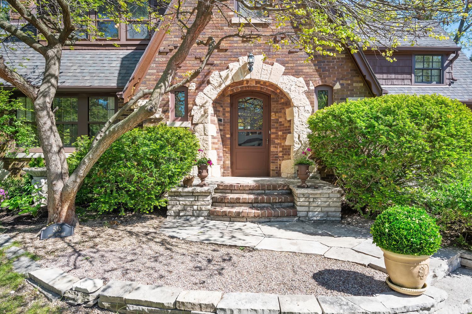 516 41ST Street Western Springs IL 60558