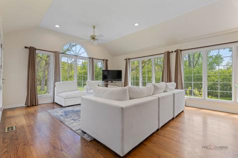 1541 Heritage Court Lake Forest IL 60045