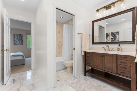 1541 Heritage Court Lake Forest IL 60045