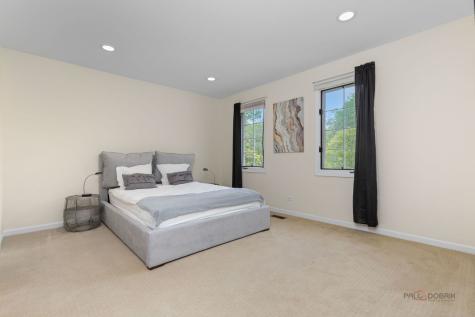 1541 Heritage Court Lake Forest IL 60045