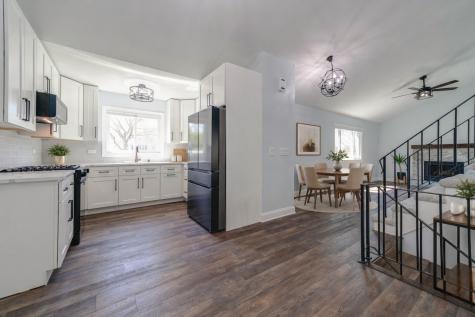 425 Somerset Court Algonquin IL 60102