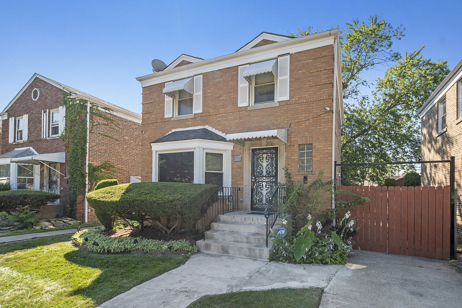 8816 South Constance Avenue Chicago IL 60617