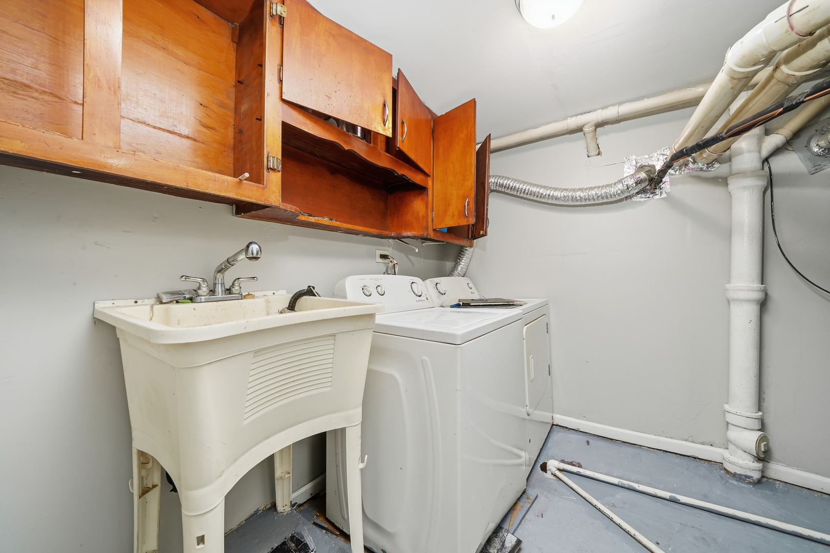 8816 South Constance Avenue Chicago IL 60617