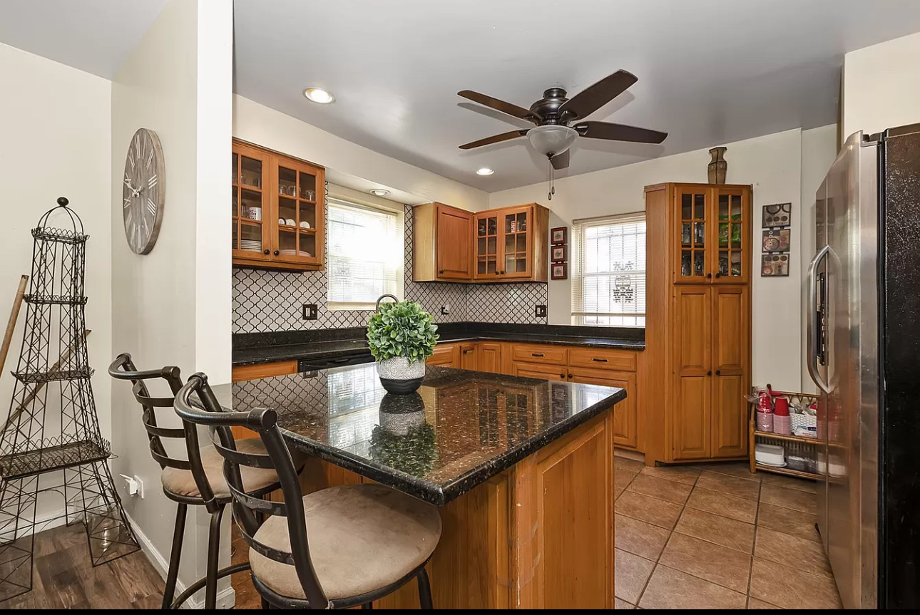 8816 South Constance Avenue Chicago IL 60617