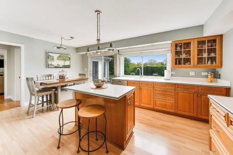 363 Anjou Drive Northbrook IL 60062