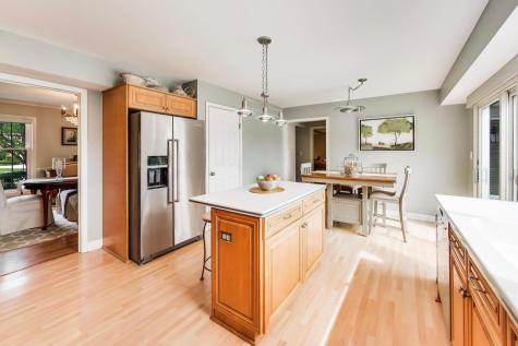 363 Anjou Drive Northbrook IL 60062